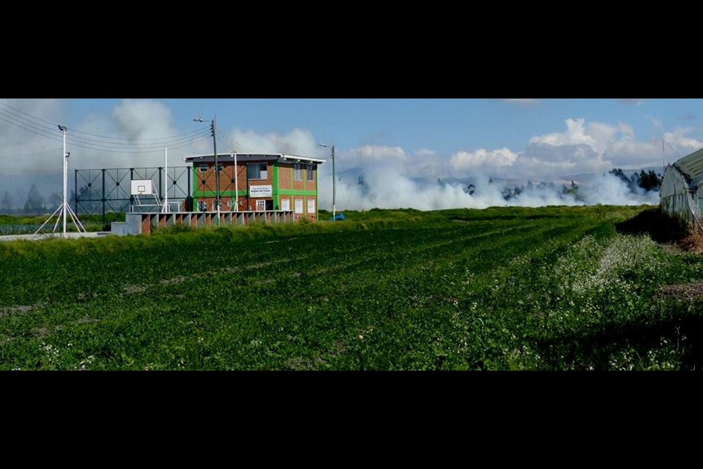Дым, заполненный углеродом, который ведет к изменению климата, дрейфует по всей территории Колумбии. Фото: Сандра Рондон