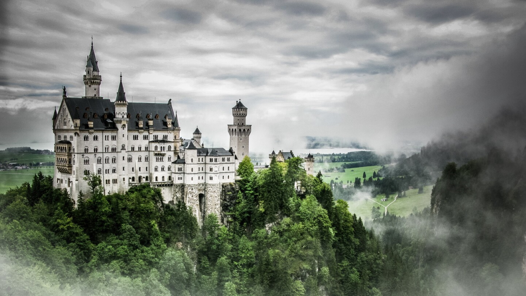 В финальном списке. Замок Нойшванштайн, Бавария. Построен в конце 19 века и известен как источник вдохновения для нескольких замков Диснея. Фото: Michael Welch