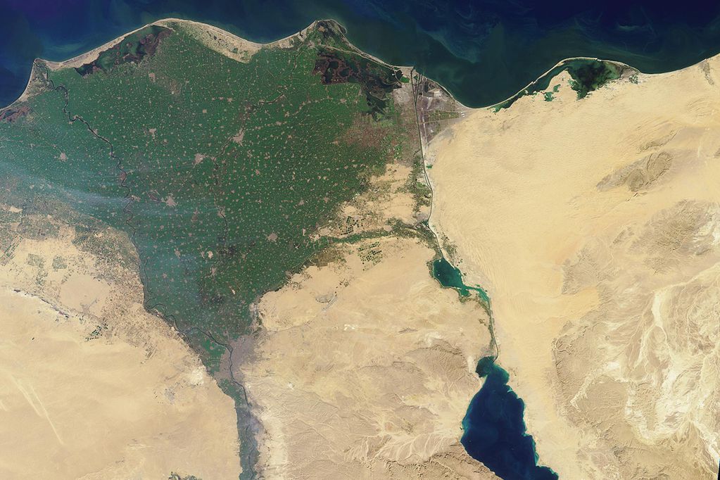 Дельта реки Нил и Суэцкий канал. Фото: NASA
