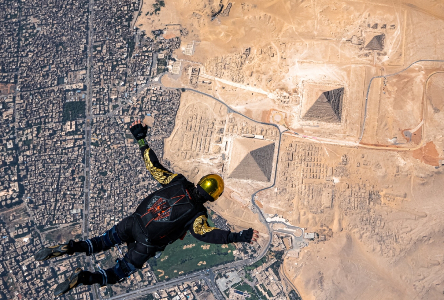 «Пирамиды». Замечательная работа в категории "Спорт в действии". Каир, Египет. Фото: © Juan Mayer