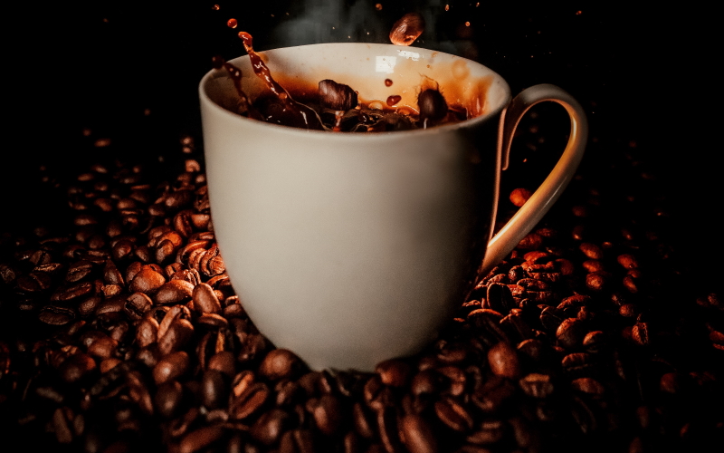 Чашка кофе без кофеина может помочь кофеманам избавиться от этой привычки.