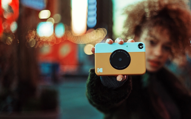 Kodak Printomatic Instant Print Camera ориентирована на поклонников функции мгновенной печати снимков.