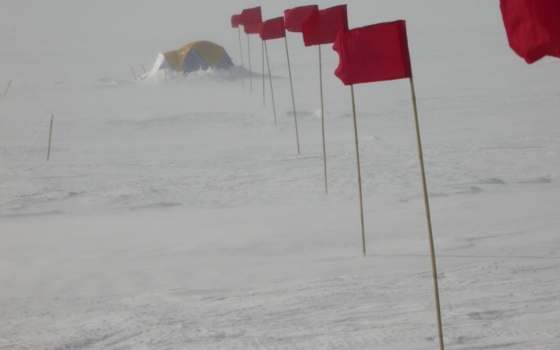 Исследователи определили части Восточного Антарктического плато как самое холодное место на Земле.