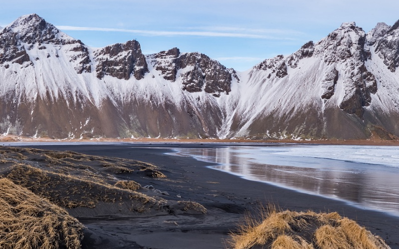 Исландия может быть оконечностью затонувшего континента. «Исландия» была потеряна в море 10 миллионов лет назад.
