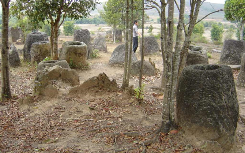 Долина кувшинов — группа площадок с историко-археологическими памятниками в Лаосе, в провинции Сиангкхуанг.