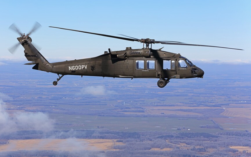 Sikorsky UH-60A Blackhawk OPV, N600PV (79-23298) во время своего первого беспилотного полета.
