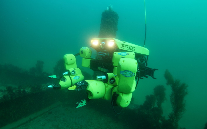 Система нейтрализации морских мин M2NS будет включать в себя пару роботов-манипуляторов Sapien Sea Class от компании RE2 Robotics, установленных на телеуправляемом подводном аппарате Defender от компании VideoRay.