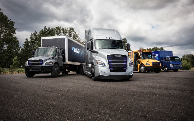 Большинство электрических предложений Daimler Trucks для Северной Америки показаны в этой линейке.